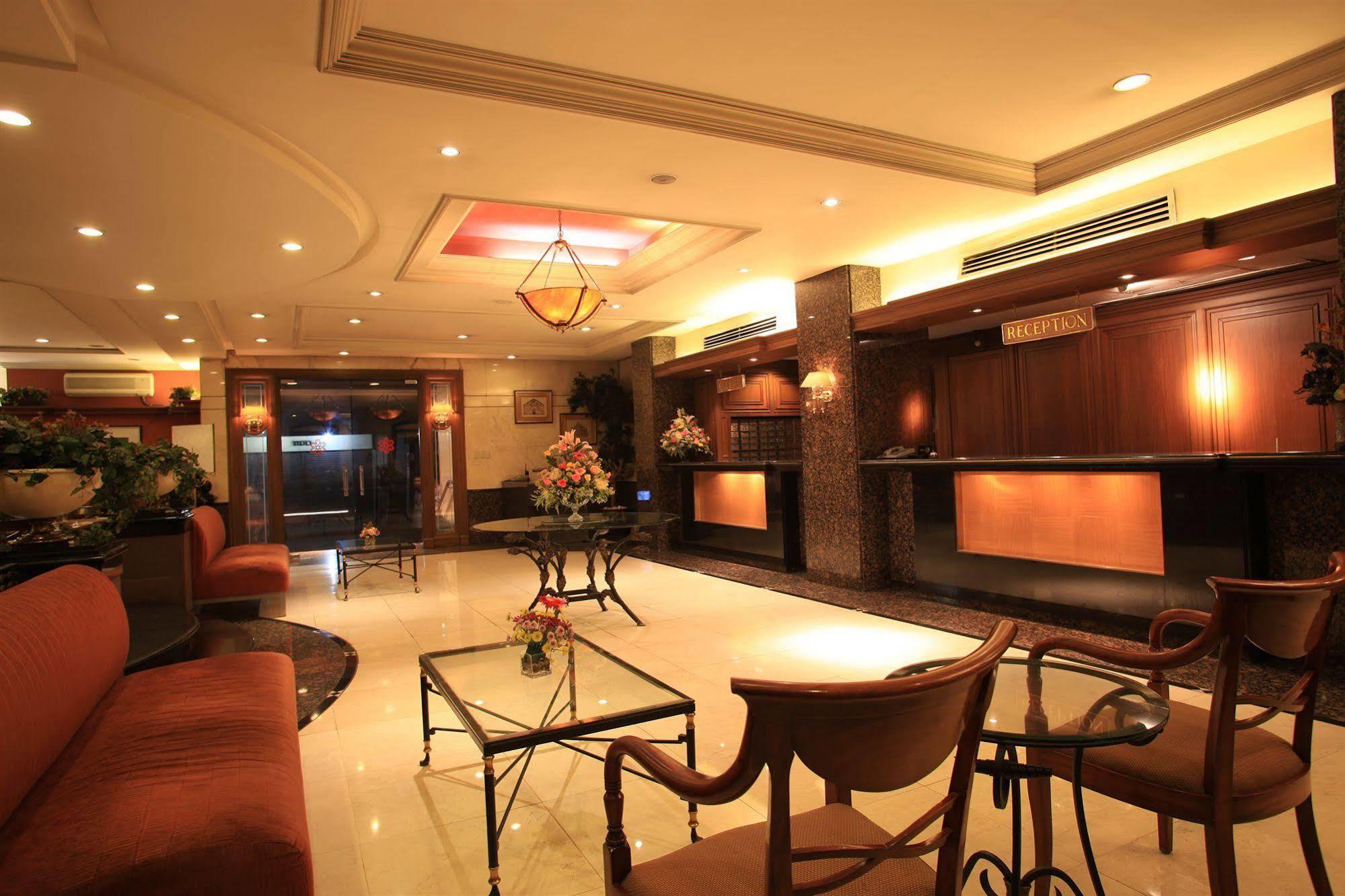 Mabini Mansion Hotel & Residential Suites Manila Exterior photo