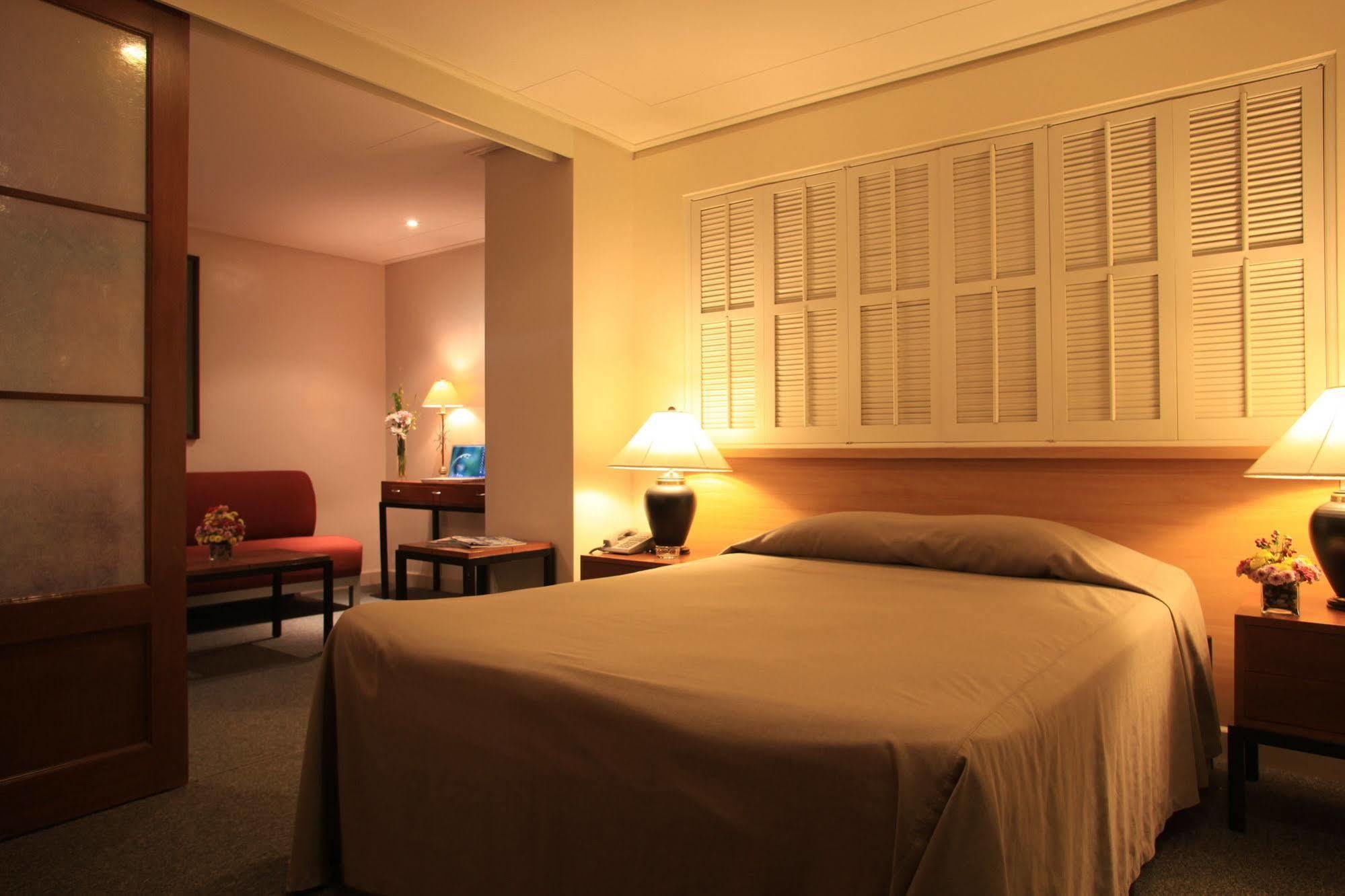 Mabini Mansion Hotel & Residential Suites Manila Exterior photo